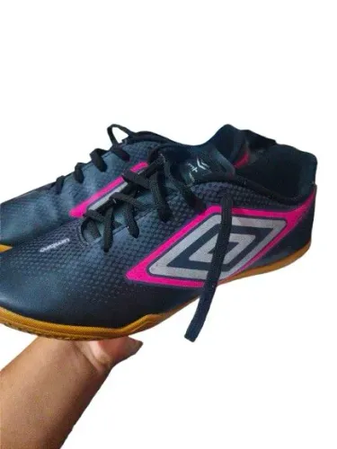 Chuteira Umbro - Cannon