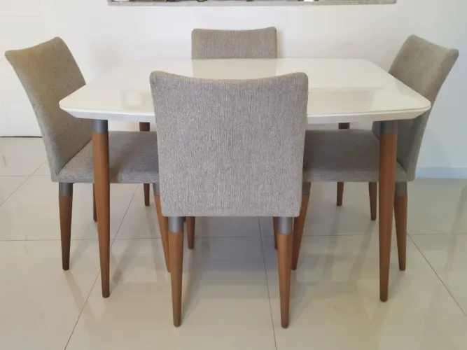 Conjunto de Jantar Mesa Retangular com Vidro e 4 Cadeiras Natural com Cinza.