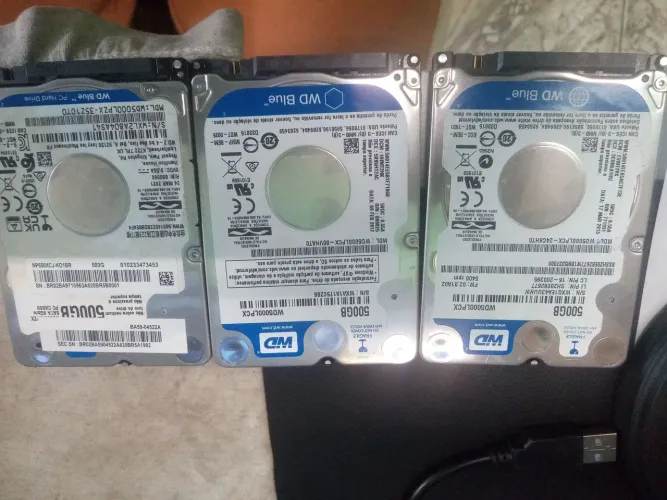 HDs de 500gb com a case 80 reais cada 