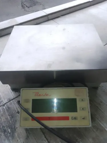 Vendo essa balança, observação...ela não está ligando 