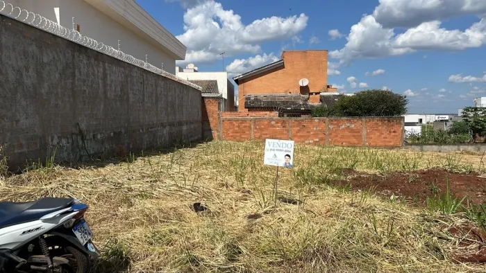 Vendo terreno no Residencial Michelângelo