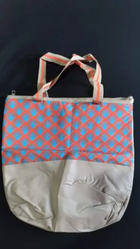 Bolsa térmica tamanhos variados colorida 