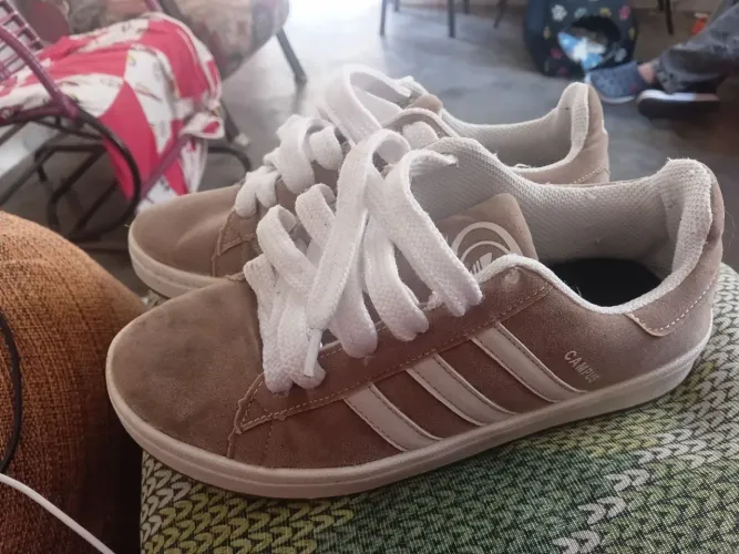 Vendo tênis bege original