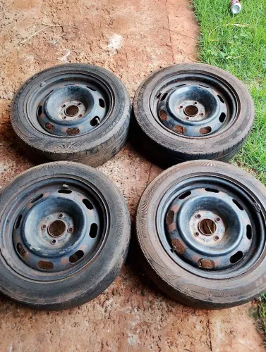 Jogo de rodas aro 15 ford