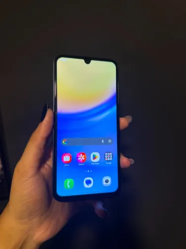 Celular Samsung A15 5g 4 gb de Ram e 128 de Armazenamento