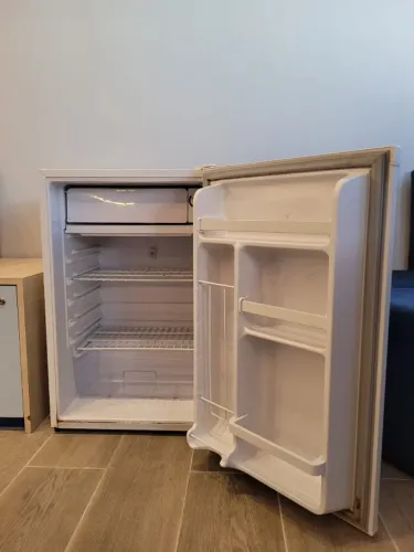 Frigobar EOS 122L Branco EFB130 220V