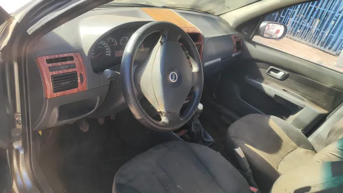 Fiat Siena HLX 1.8 MPI Flex 8V 4P 2007