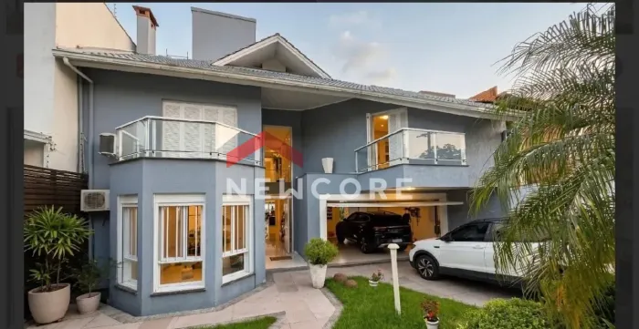 Casa em Rua Doutor Arnaldo da Silva Ferreira - Jardim Isabel - Porto Alegre/RS
