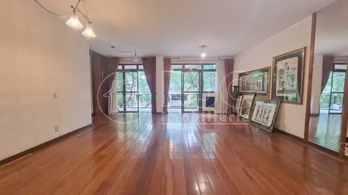 Apartamento para venda possui 133 metros quadrados com 4 quartos em Tijuca - Rio de Janeir