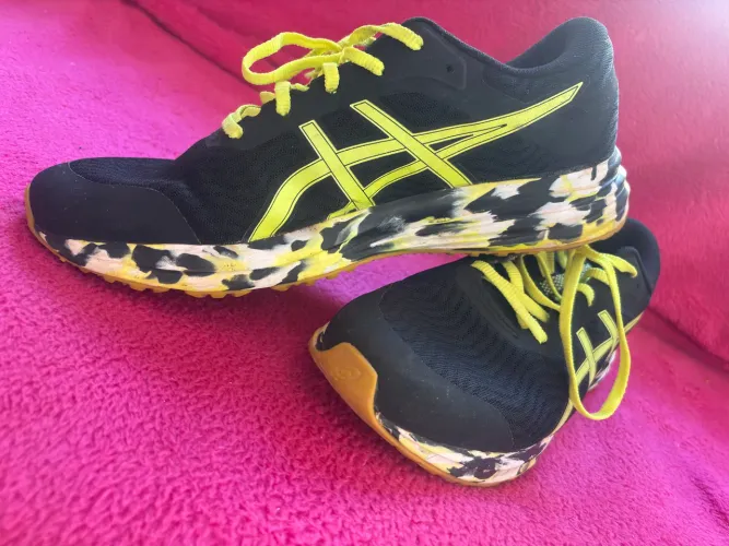 Tênis ASICS n.41