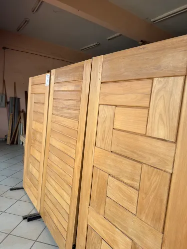 Portas de jequitibá 210x100