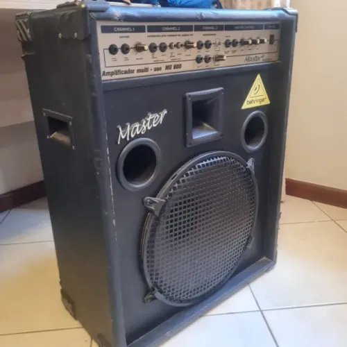 Caixa de Som Master Behringer 127v