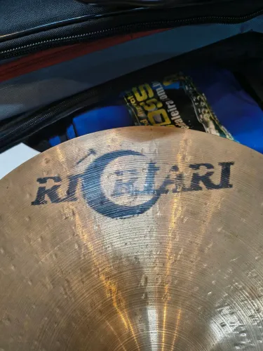 Prato crash 16" Ricriari liga b10 aproveite a super oferta ótimo timbre teste e comprove