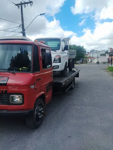 Vendo caminhão 608 pneus novos operacional no doc.em dias