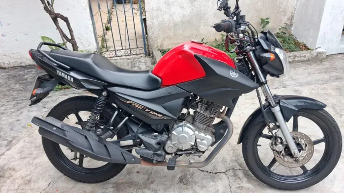 Vende-se Moto Factor Yamaha 125 ED