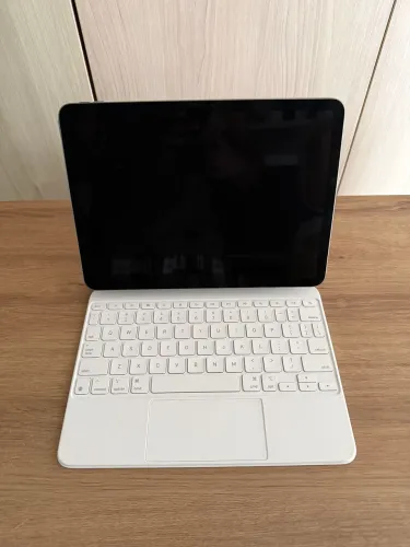 Ipad air M2, 11 pol, 256gb, cinza, com magic keyboard e capa folio 