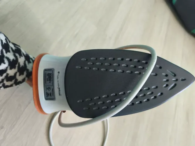 Ferro de Passar a Vapor Cadence 220v - Pouquíssimo Uso