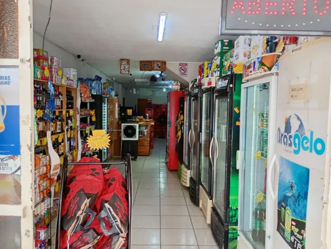 Vendo distribuidora completa aceito carro ?