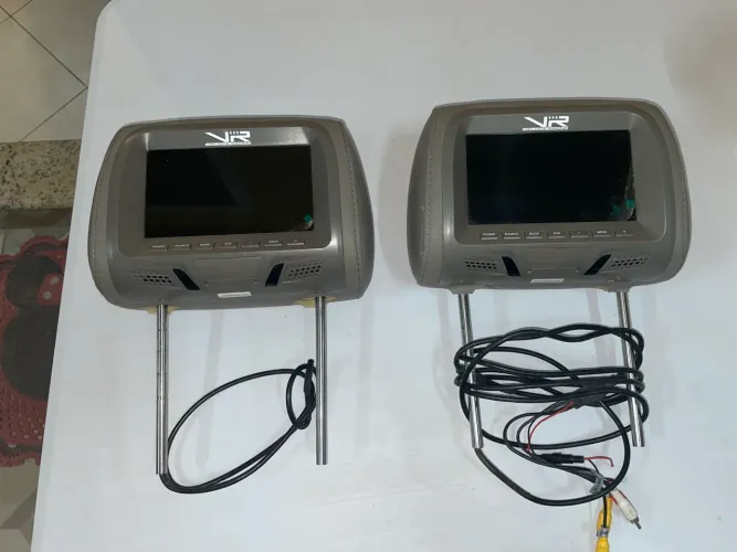 encosto de cabeça com monitor automotivo 