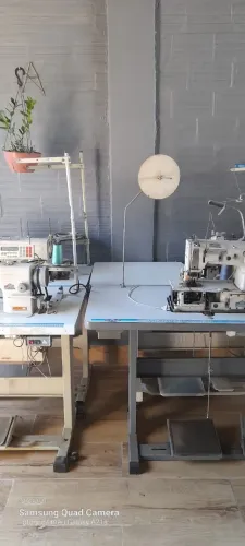 Vendo 4 máquinas de costura novas