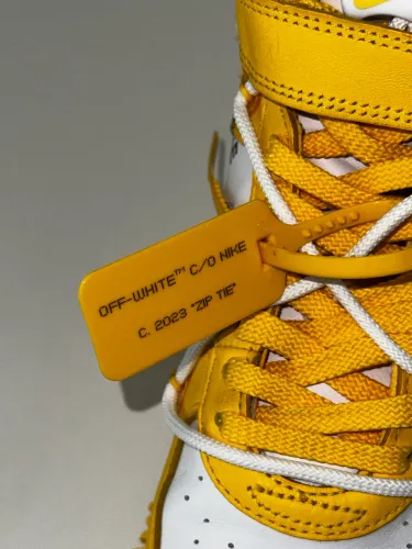 Tênis Nike Air Force 1 x Off-White