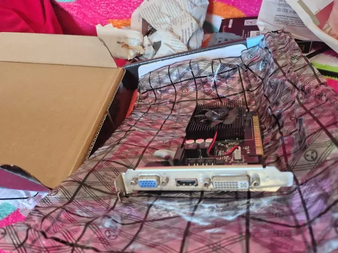 Placa de vídeo bom estado e funcionando da INIVIDIA!!