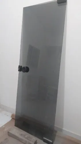 Porta de vidro fumê 8mm largura 80 cm altura 209 cm