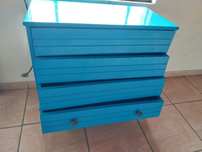 Comoda retrô em madeira 