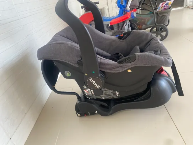 Bebê conforto com base isofix