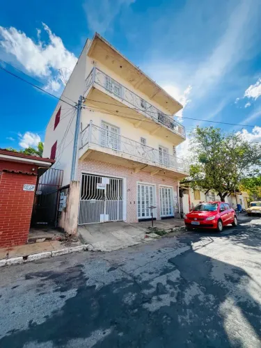Prédio à Venda no Centro de Caldas Novas  Excelente Oportunidade de Renda!