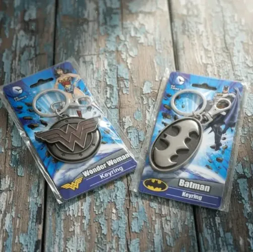 2 Novos Chaveiros Batman e Mulher Maravilha Wonder Woman DC Comics