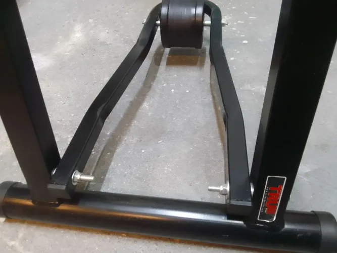 Rolo de treino em casa com bicicleta 