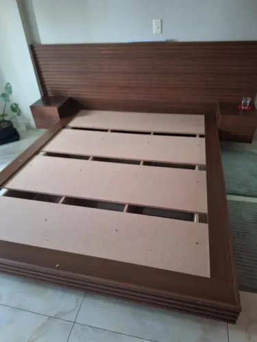 Cama Queen / Casal com cabeceira e criado mudo CabeCasa Samambaia