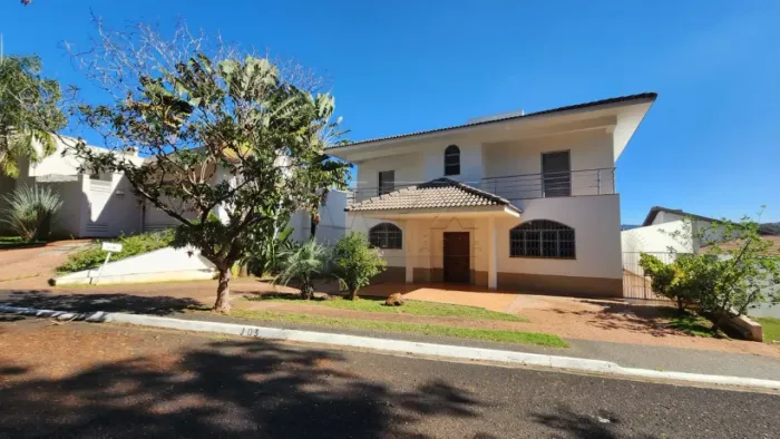 Venda ou Locação - Sobrado de Alto Padrão no Condomínio Chácara Odete - 659,92 m² de Terre