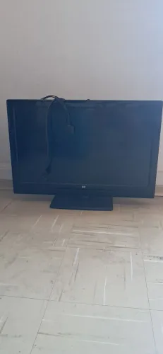 TV LCD 32 POLEGADAS.