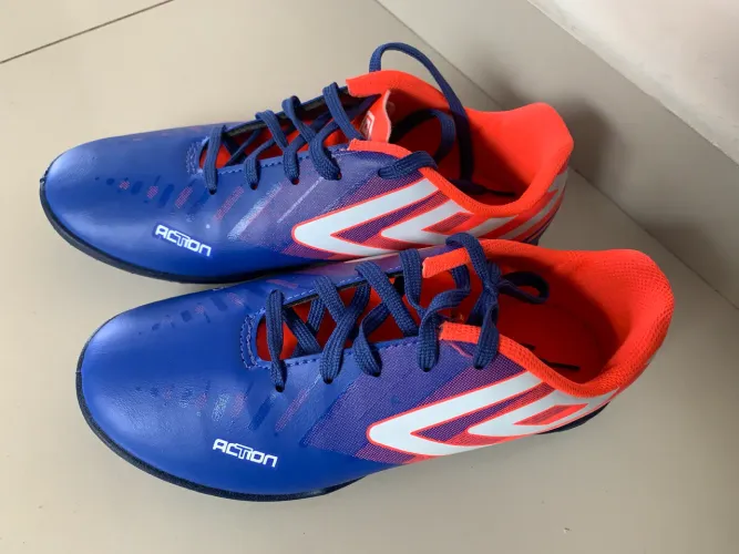 Chuteira Umbro Action society infantil
