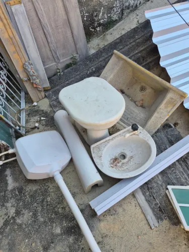 Vaso completo pia de banheiro e pia de lavar louça