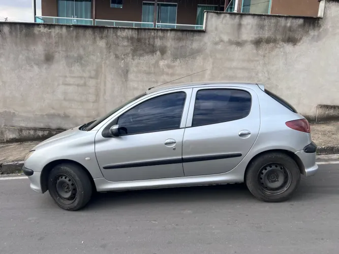 Peugeot 206 Presence 1.4/ 1.4 Flex 8V 5P 2004