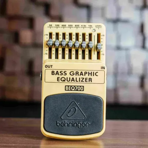 Pedal Behringer Equalizador Para Contrabaixo Beq700