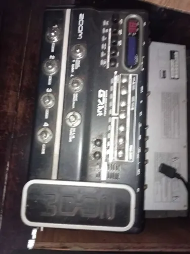 Pedaleira zoom g7 1ut
