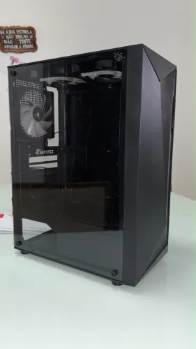 Gabinete gamer com 6 fans