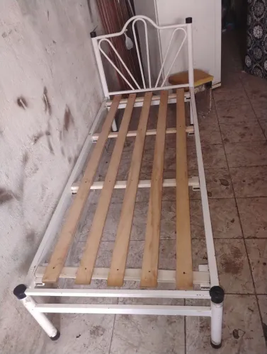 Cama de solteiro 