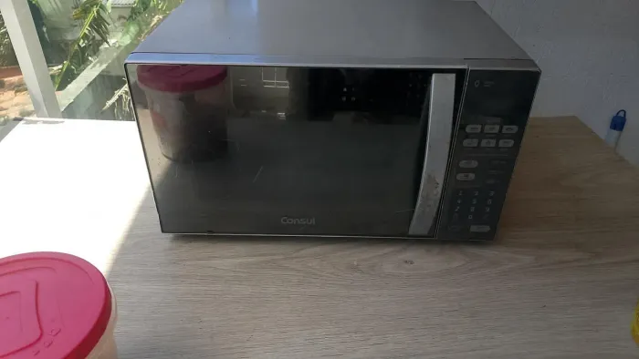 Microondas Consul espelhado 20l