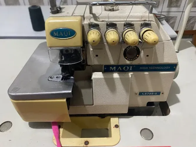 Máquina de costura