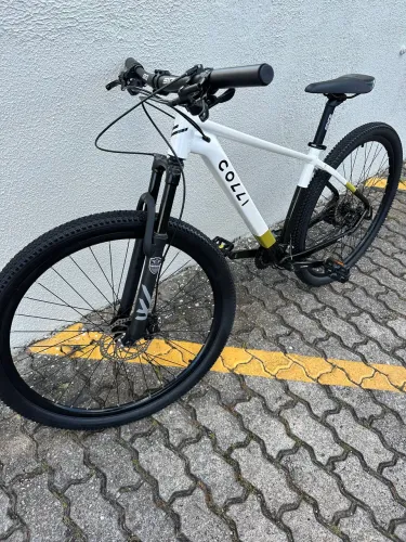 Bicicleta usada poucos meses! Novíssima! Aro 29!