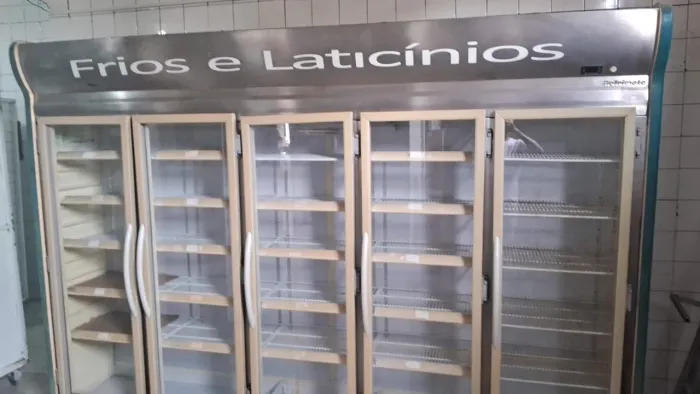 Vende-se Alto serviço