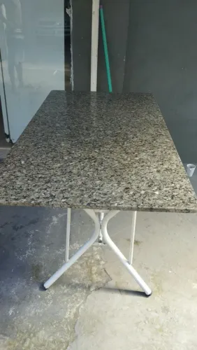 Vendo tampo de mármore usado