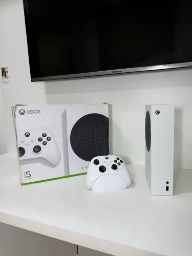 Xbox Series S Completo com Caixa - Excelente Estado