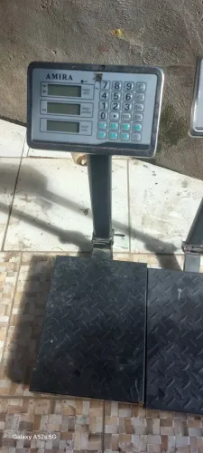 Balança digital de coluna. Ate 200kg. 400 cada. Ou 700 as duas.
