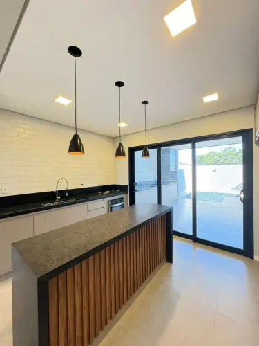 Casa térrea nova com piscina e planejados